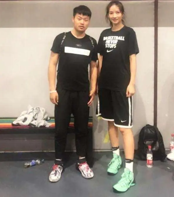 MZDf, artic, 她结婚的比 MZDf, artic, 她结婚的比